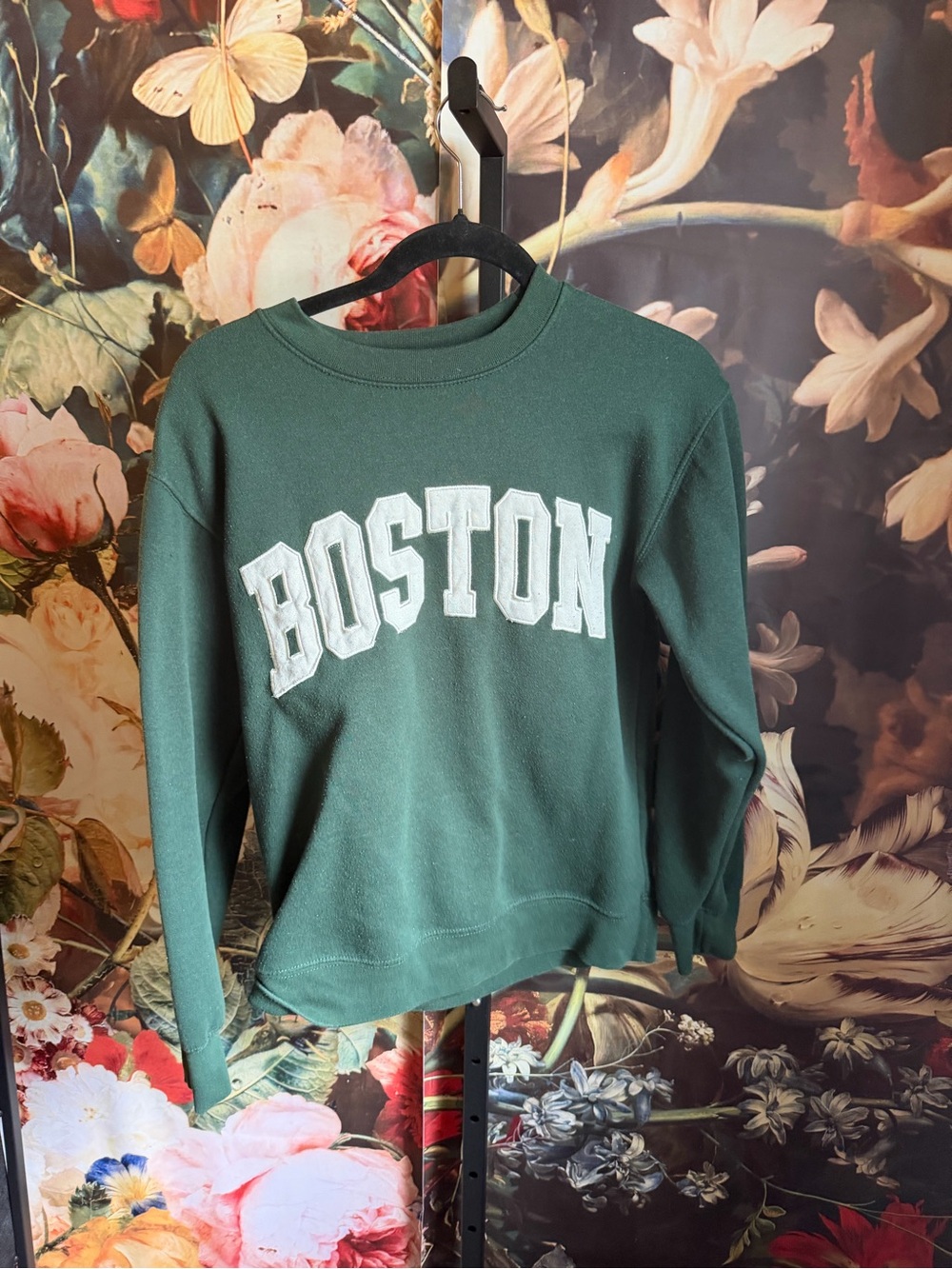 Unisex Small varsity letters Boston sweatshirt in GUC